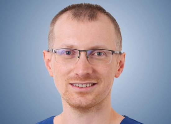 Dr. Csüllög Péter